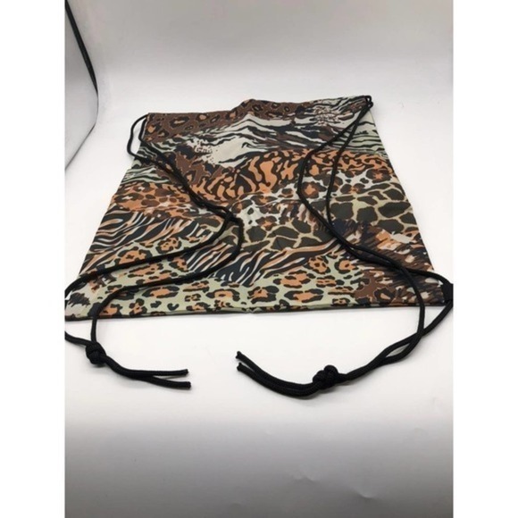 Leopard Drawstring Backpack with Zipper Pockets‎ - Picture 8 of 8